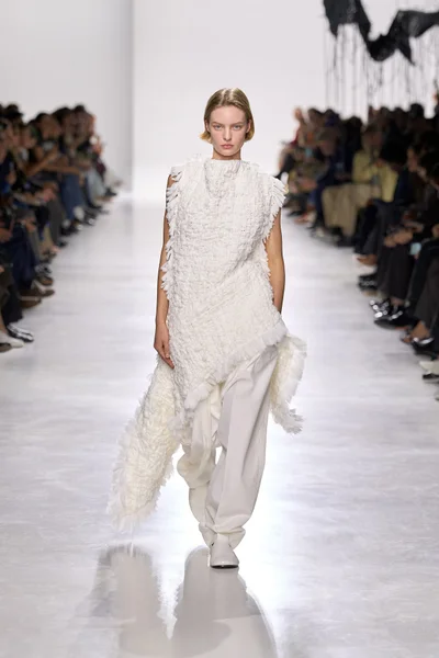 Look 74